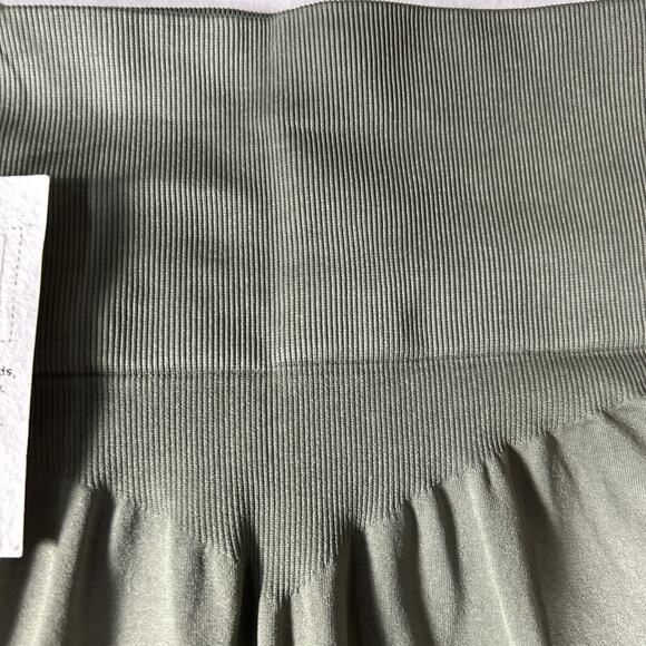 SEFI Timeless Leggings 7/8 - Smoked Olive Size Medium Org. $100 - Picture 6 of 11